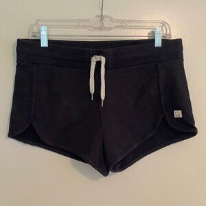 Vuori Women's Athletic Shorts in Black 95% cotton 5% spandex, Like New Condition